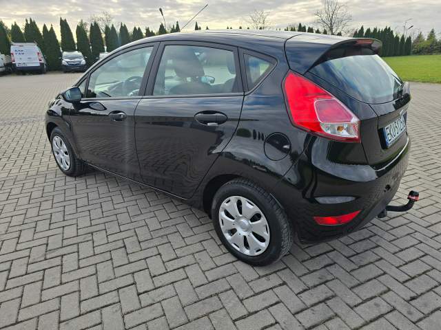 Ford Fiesta Mk6 facelifting 2015 — zdjęcie 11