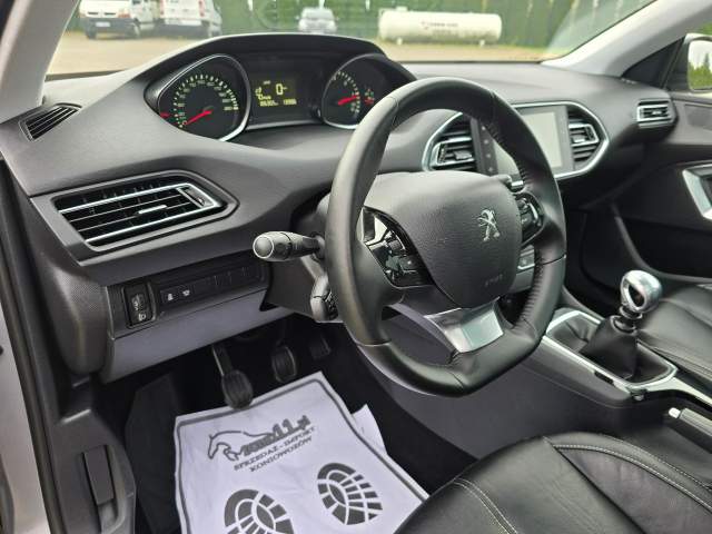 Peugeot 308 II 2014 — zdjęcie 14
