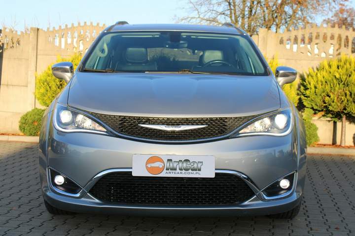 Chrysler Pacifica RU 2018 — zdjęcie 3
