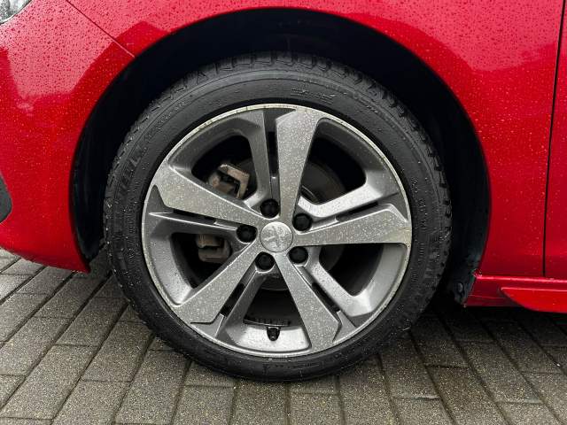 Peugeot 308 II facelifting 2018 — zdjęcie 3