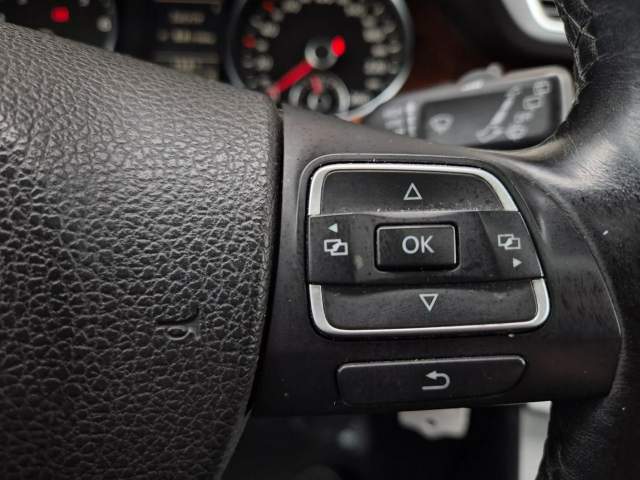 Volkswagen Passat B7 2011 — zdjęcie 15
