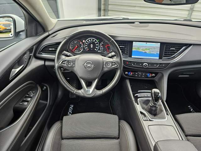 Opel Insignia I facelifting 2017 — zdjęcie 8