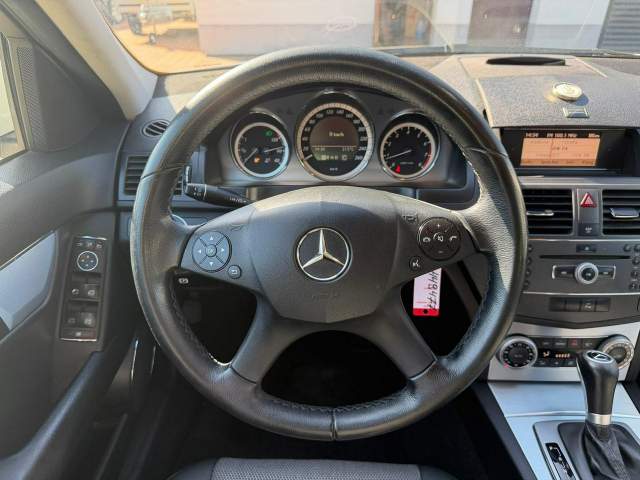 Mercedes-Benz C-Klasa III (W204) 2009 — zdjęcie 7
