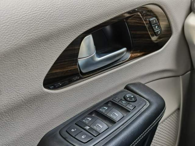 Chrysler Pacifica RU facelifting 2021 — zdjęcie 17