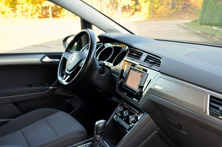 Volkswagen Touran II 2017 — zdjęcie 18