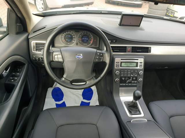 Volvo V70 III 2009 — zdjęcie 17