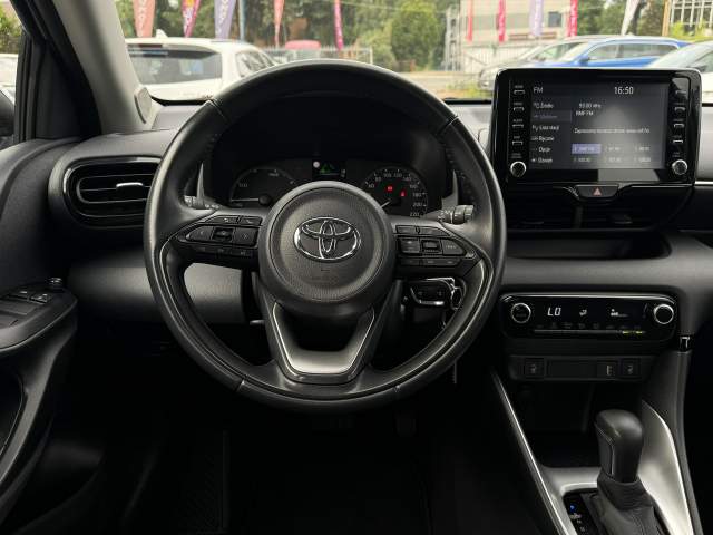 Toyota Yaris IV 2023 — zdjęcie 17
