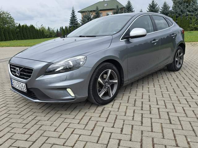 Volvo V40 II 2015 — zdjęcie 8