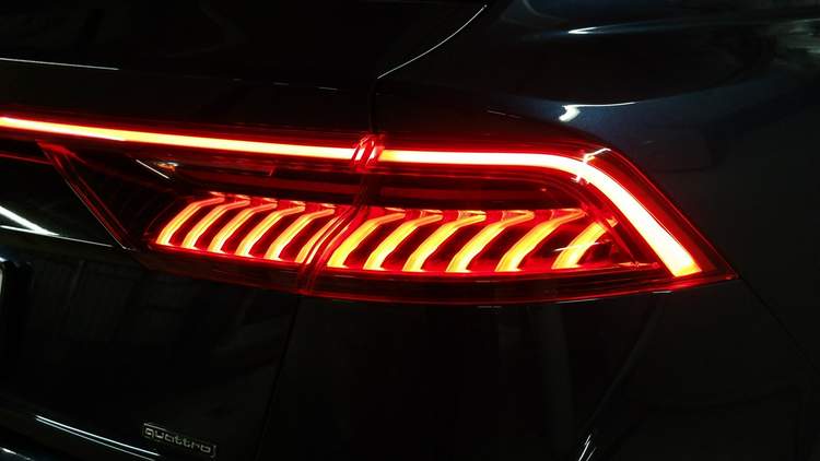 Audi Q8 I (4M) 2023 — zdjęcie 34