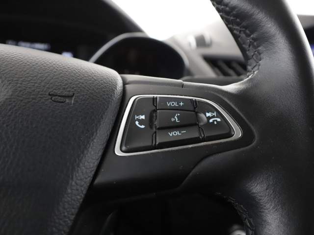 Ford Kuga II facelifting 2019 — zdjęcie 28