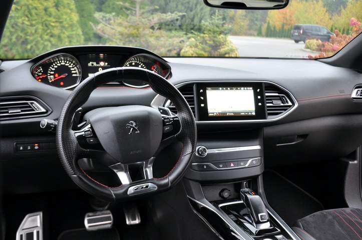 Peugeot 308 II facelifting 2018 — zdjęcie 30