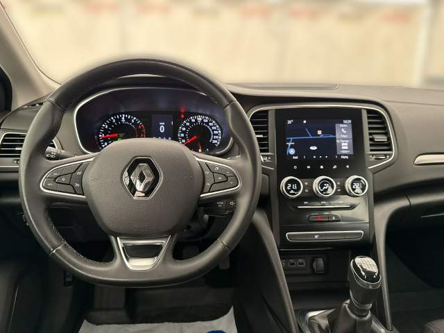 Renault Megane IV facelifting 2021 — zdjęcie 14