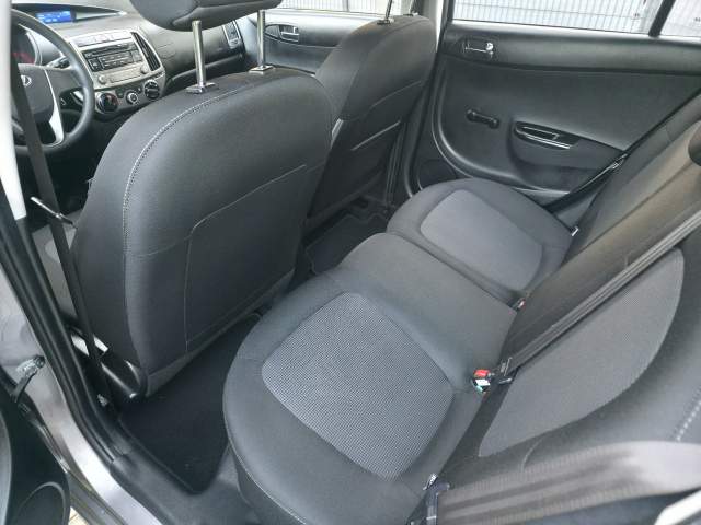 Hyundai i20 I facelifting 2013 — zdjęcie 8