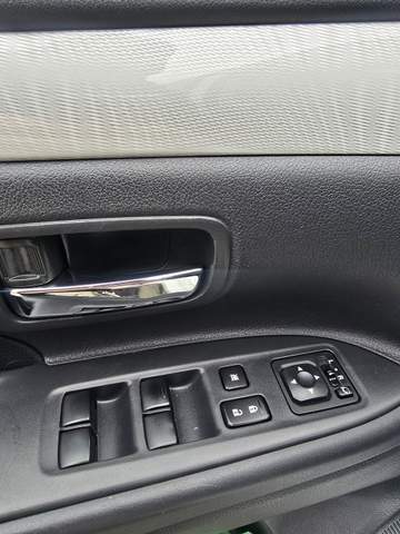 Mitsubishi Outlander III facelifting 2014 — zdjęcie 31