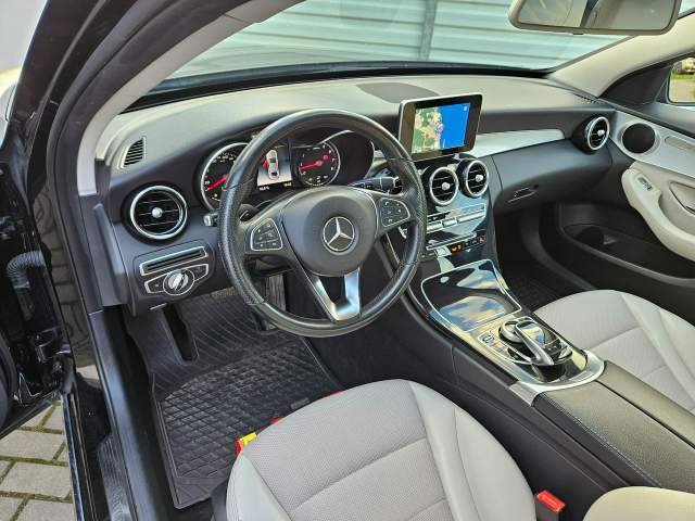Mercedes-Benz C-Klasa IV (W205) facelifting 2018 — zdjęcie 23