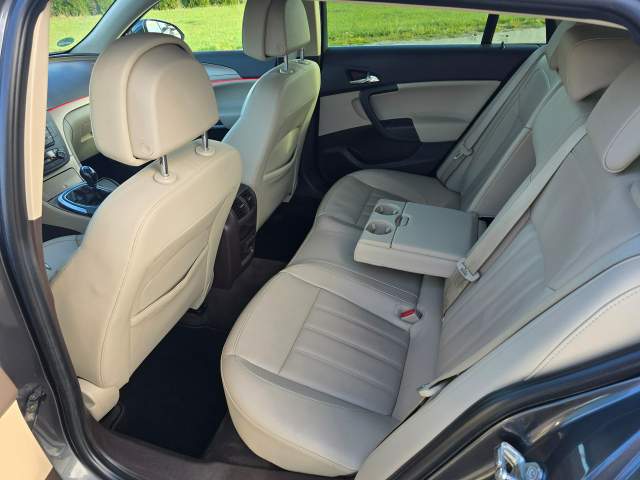 Opel Insignia I 2010 — zdjęcie 17
