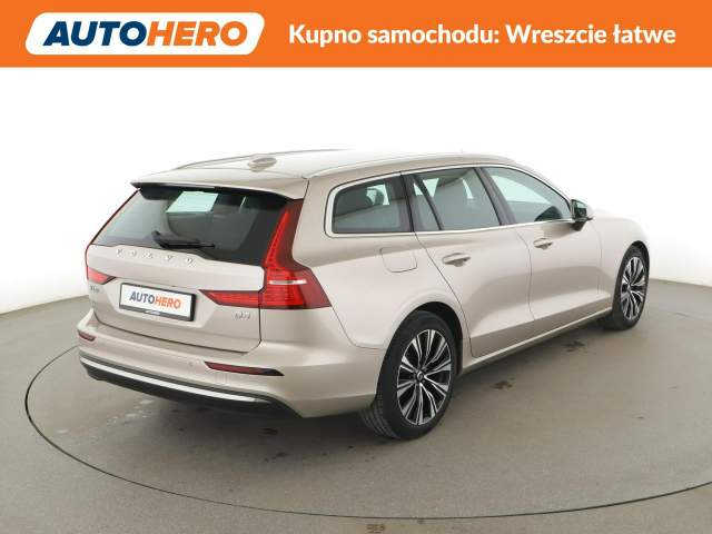 Volvo V60 II 2022 — zdjęcie 7