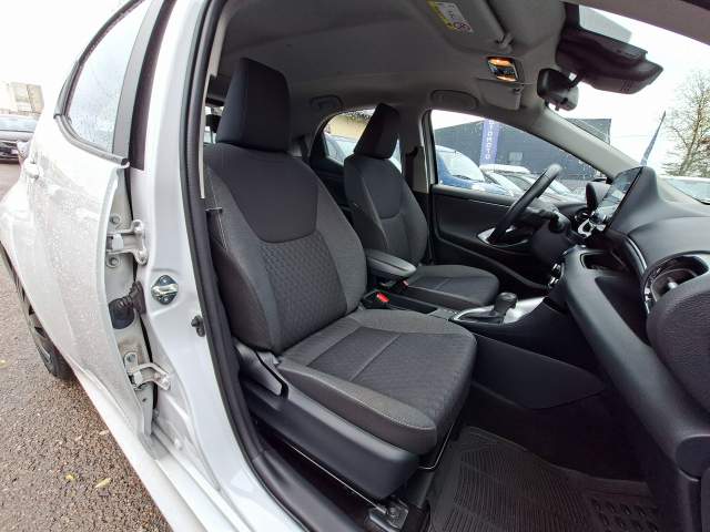 Toyota Yaris IV 2022 — zdjęcie 23