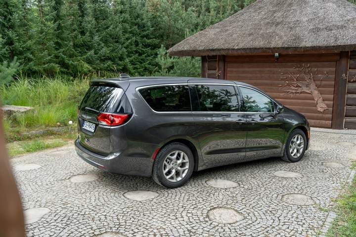 Chrysler Pacifica RU 2019 — zdjęcie 28