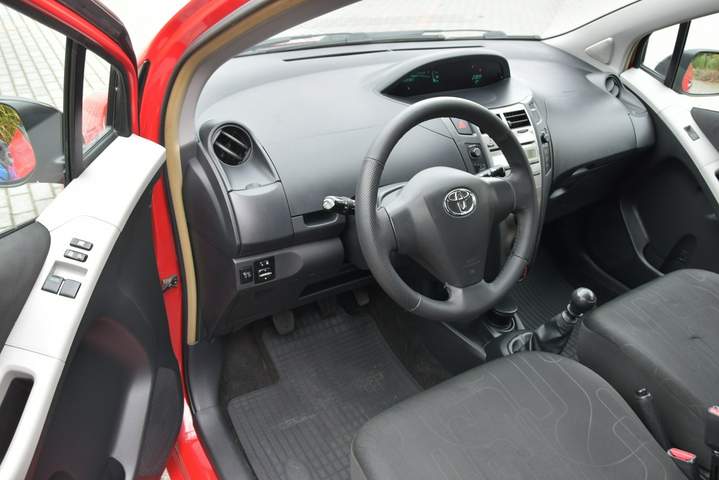 Toyota Yaris II facelifting 2009 — zdjęcie 12