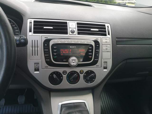 Ford Kuga I 2008 — zdjęcie 15