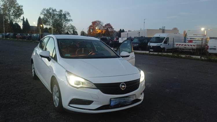 Opel Astra K 2017 — zdjęcie 7