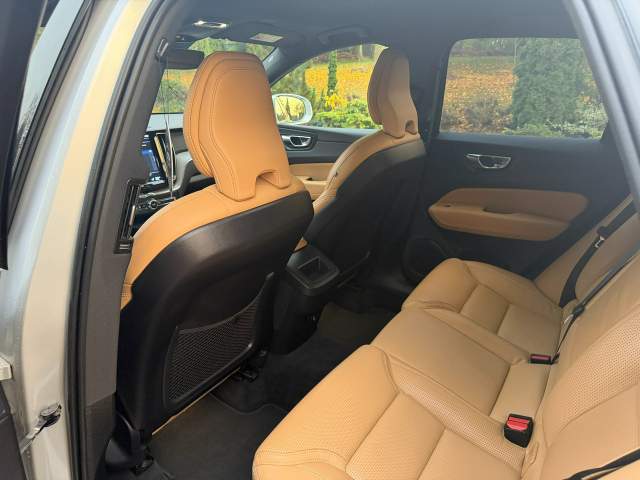 Volvo XC60 II 2020 — zdjęcie 18