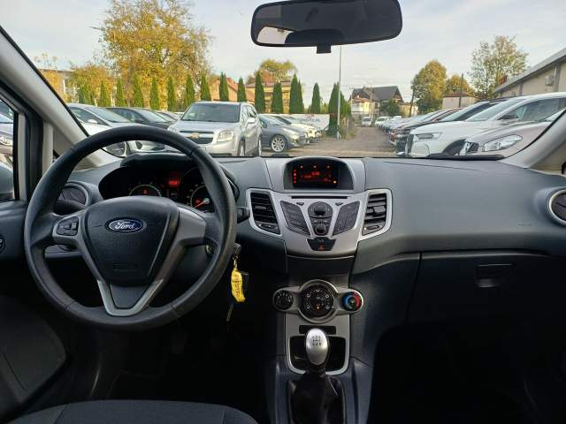 Ford Fiesta Mk6 facelifting 2014 — zdjęcie 24