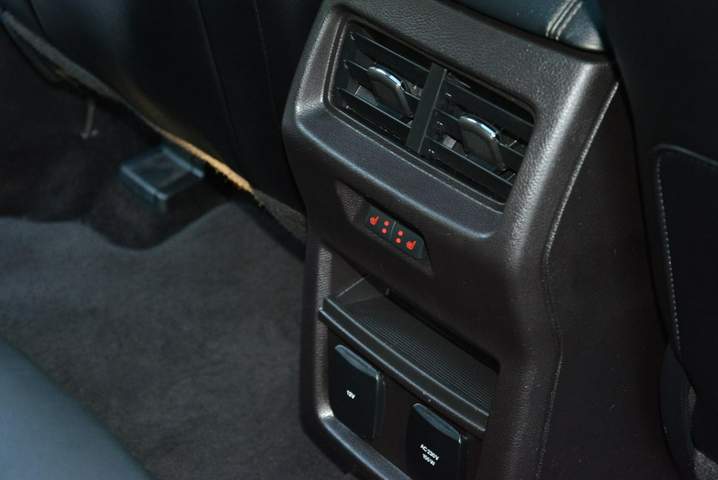 Ford Edge II 2017 — zdjęcie 17