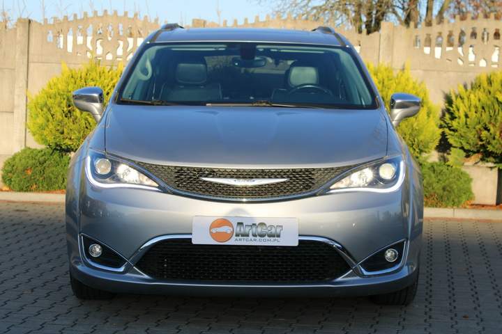 Chrysler Pacifica RU 2018 — zdjęcie 9