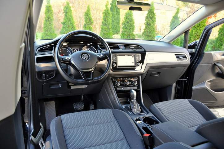 Volkswagen Touran II 2017 — zdjęcie 29