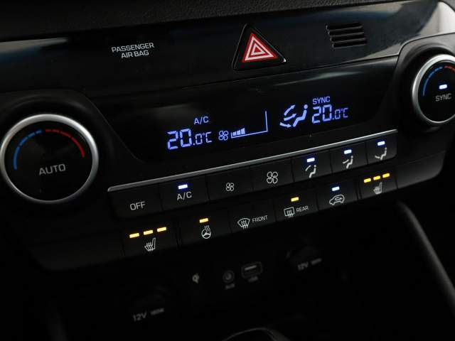 Hyundai Tucson III 2018 — zdjęcie 26