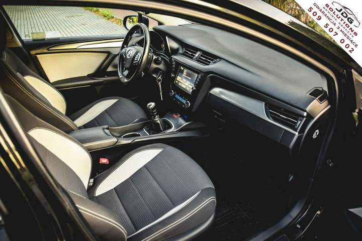 Toyota Avensis III facelifting 2 2017 — zdjęcie 25
