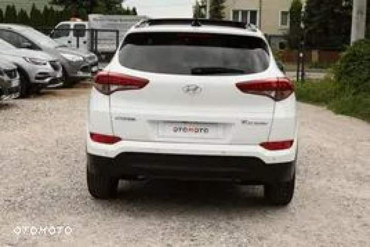Hyundai Tucson III 2016 — zdjęcie 9