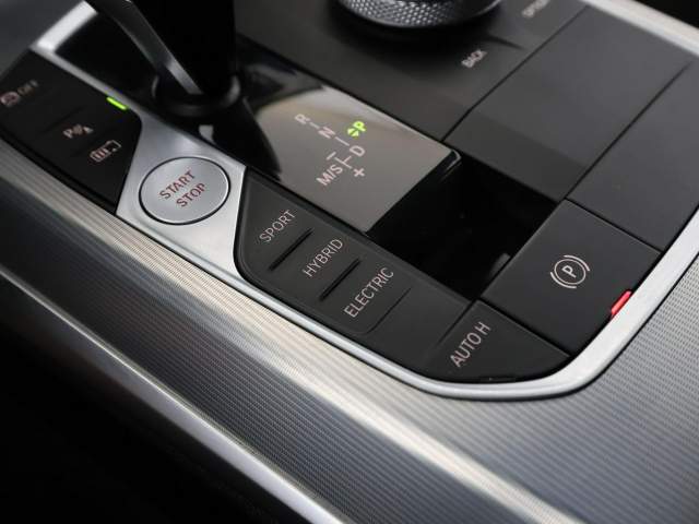 BMW 3 serii VII (G2x) 2021 — zdjęcie 31