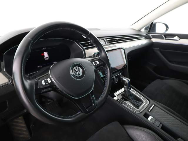 Volkswagen Passat B8 2017 — zdjęcie 15