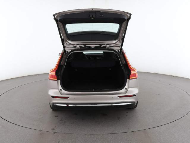Volvo V60 II 2022 — zdjęcie 19