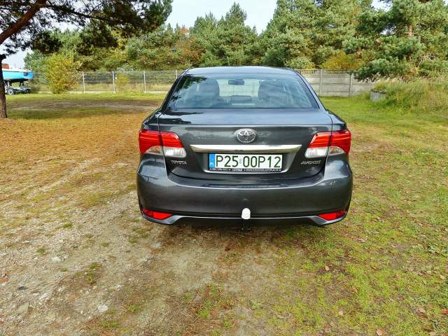 Toyota Avensis III facelifting 2013 — zdjęcie 8