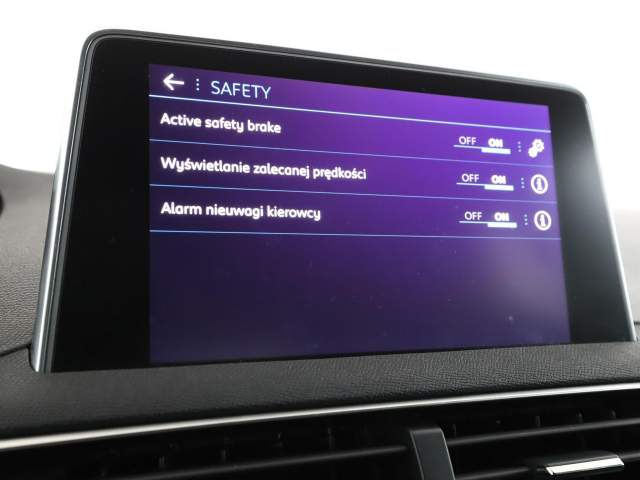 Peugeot 3008 II 2018 — zdjęcie 24