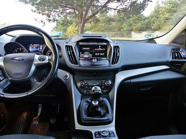 Ford Kuga II facelifting 2016 — zdjęcie 37