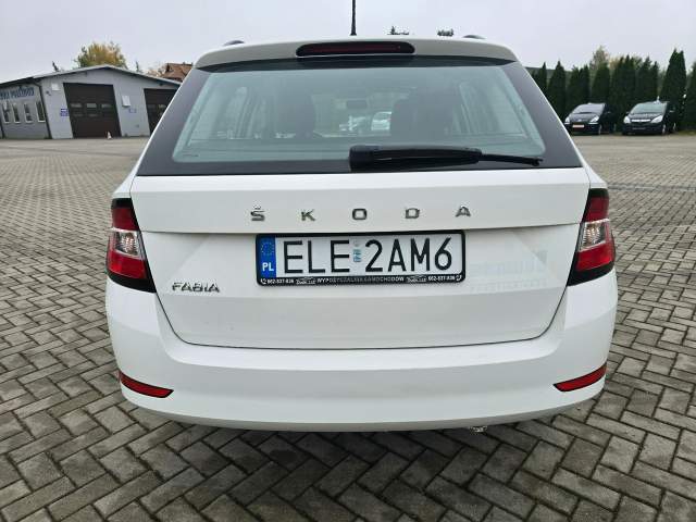 Skoda Fabia III facelifting 2021 — zdjęcie 10