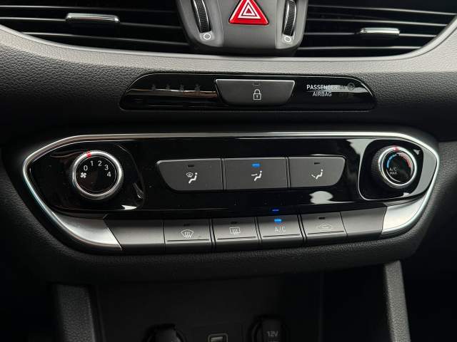 Hyundai i30 III facelifting 2 2021 — zdjęcie 23
