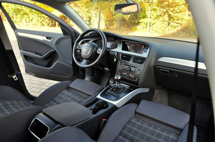 Audi A4 IV (B8) 2011 — zdjęcie 24