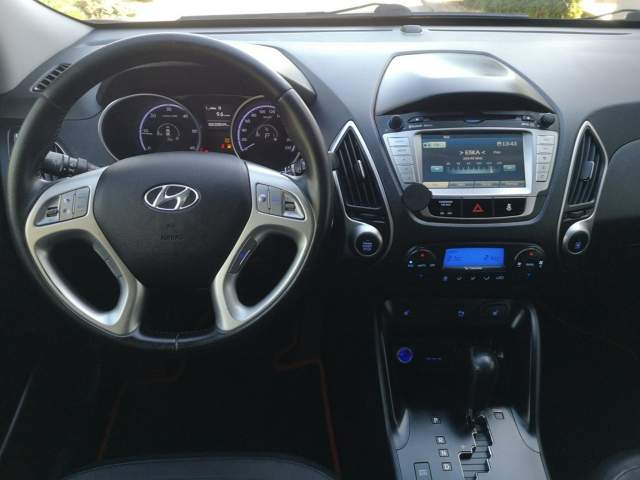 Hyundai ix35 I facelifting 2013 — zdjęcie 17