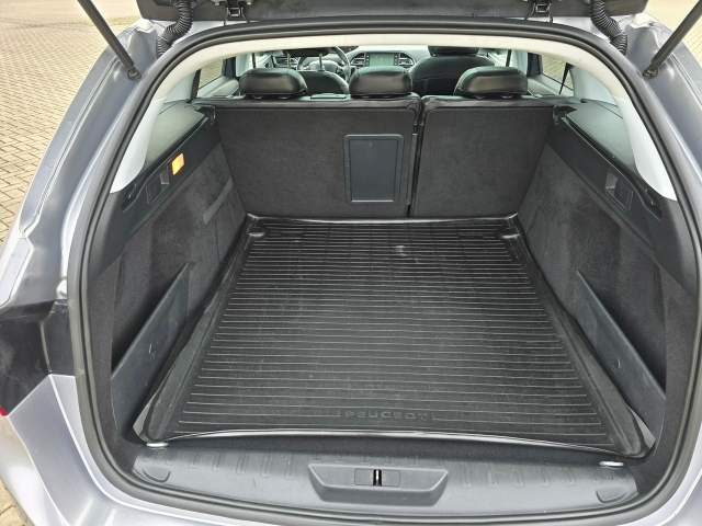 Peugeot 308 II 2014 — zdjęcie 17