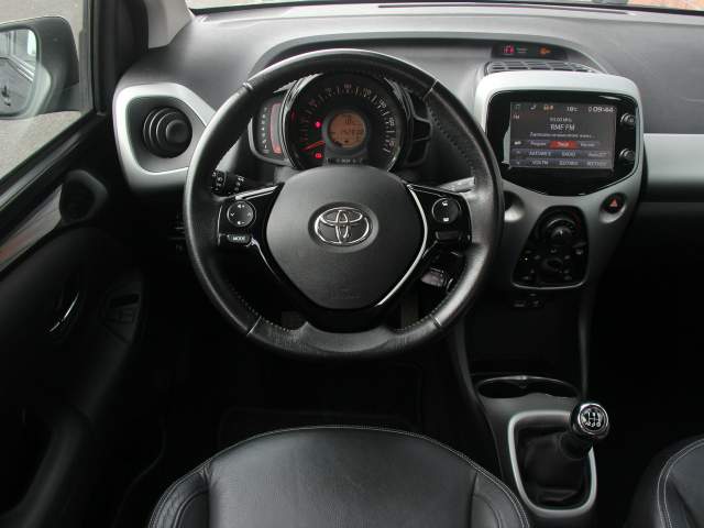 Toyota Aygo II 2017 — zdjęcie 18