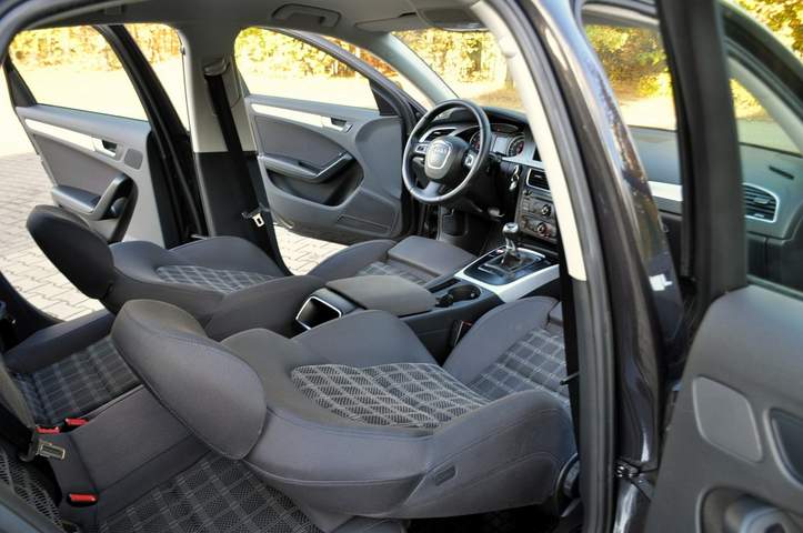 Audi A4 IV (B8) 2011 — zdjęcie 23