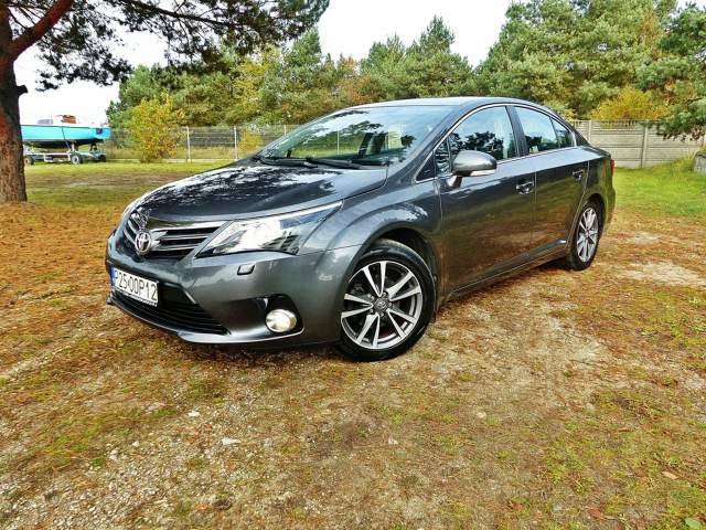 Toyota Avensis III facelifting 2013 — zdjęcie 15