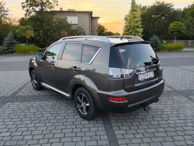 Mitsubishi Outlander II facelifting 2010 — zdjęcie 16