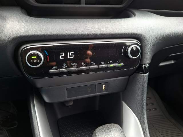 Toyota Yaris IV 2022 — zdjęcie 20